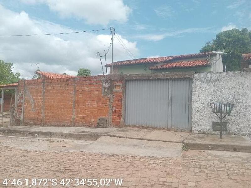 Casa em leilão em José De Freitas - PI, bairro Centro — LOTE 215 Casa