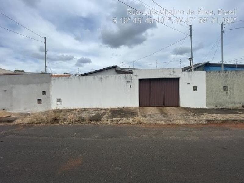 Casa em leilão em Uberaba - MG — LOTE 142 IMOVEL