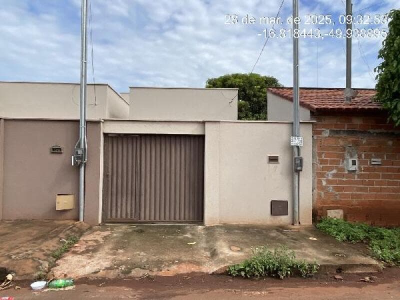 Casa em leilão em Palmeiras De Goiás - GO — LOTE 124 Casa