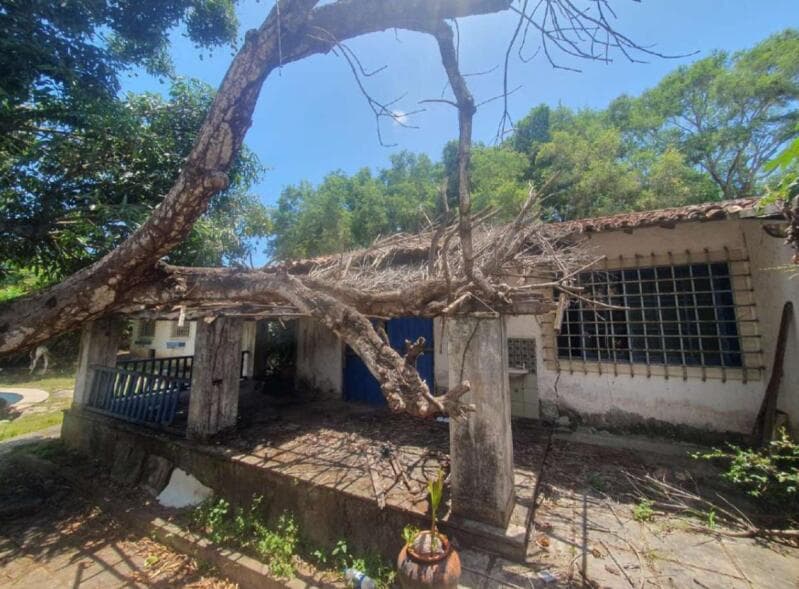 Foto 5 de 9: Casa em leilão em Lauro De Freitas - BA — LOTE 001 UM IMÓVEL COM ÁREA TOTAL: 9.898,50 M², NO CONDOMINÍO CHÁCARA DO RIO JOANES - LAURO DE FREIT