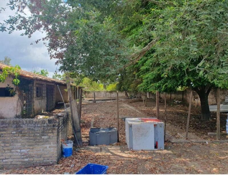 Foto 7 de 9: Casa em leilão em Lauro De Freitas - BA — LOTE 001 UM IMÓVEL COM ÁREA TOTAL: 9.898,50 M², NO CONDOMINÍO CHÁCARA DO RIO JOANES - LAURO DE FREIT
