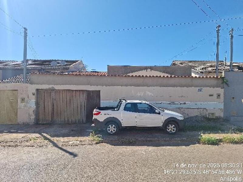 Casa em leilão em Anápolis - GO, bairro Campos Elíseos — LOTE 073 Casa