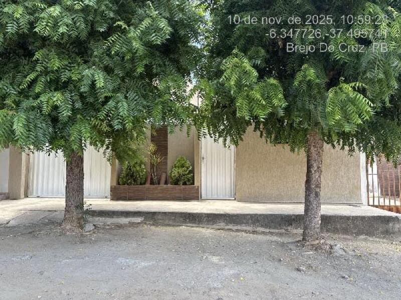 Casa em leilão em Brejo Do Cruz - PB, bairro Centro — LOTE 193 Casa