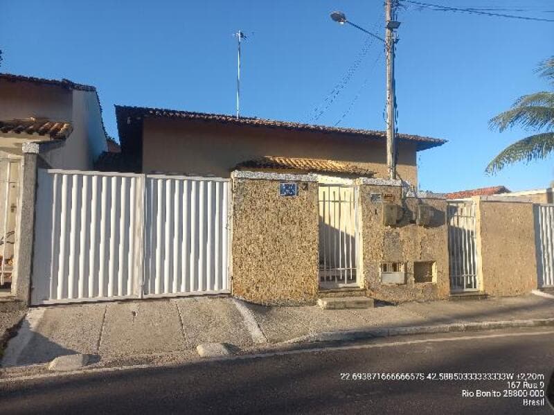 Casa em leilão em Rio Bonito - RJ, bairro Morada Jacuba — LOTE 304 Casa