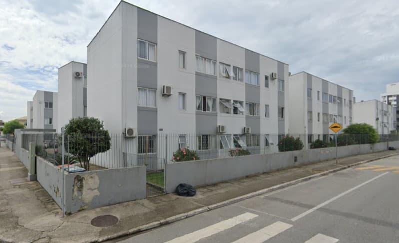 Apartamento em leilão em São José - SC — LOTE 001 Apartamento em São José/SC com a área real privativa de 57,09m2