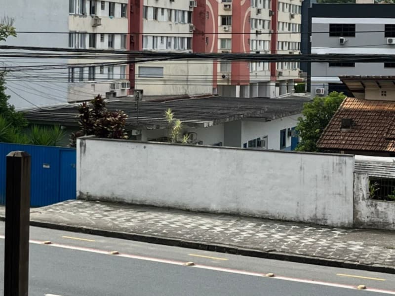 Foto 2 de 4: Terreno em leilão em Blumenau - SC, bairro Velha — LOTE 002 Terrenos na Rua João Pessoa com edificações (BLUMENAU/SC)