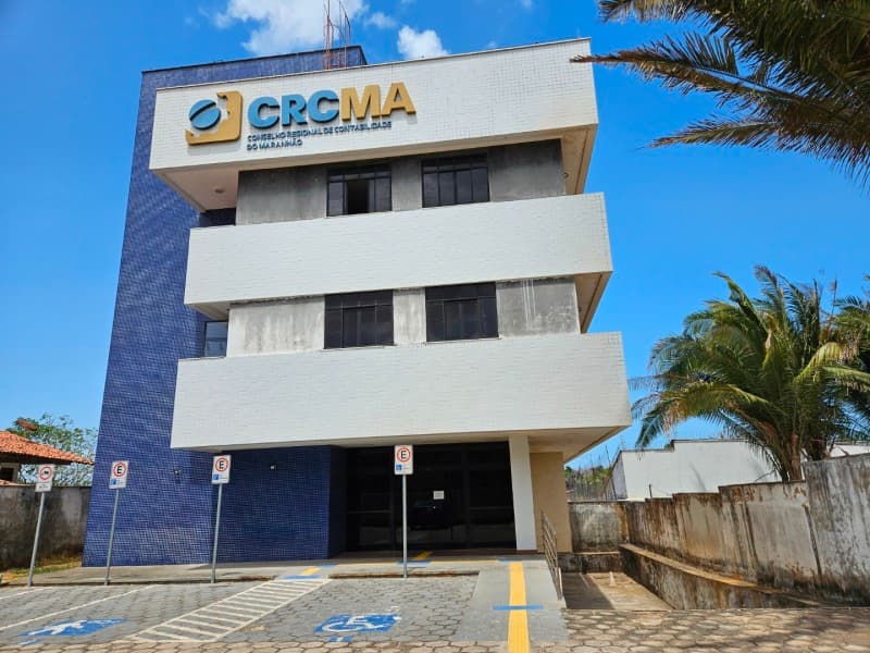 Foto 1 de 34: Comercial em leilão em São Luís - MA — LOTE 001 Prédio comercial no Calhau, São Luís/MA com área construída de 1.215,05 m²