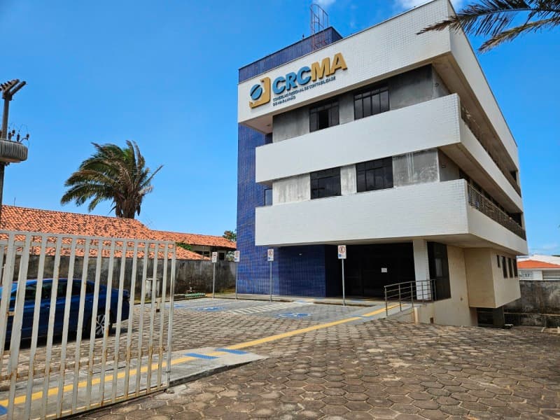 Foto 34 de 34: Comercial em leilão em São Luís - MA — LOTE 001 Prédio comercial no Calhau, São Luís/MA com área construída de 1.215,05 m²