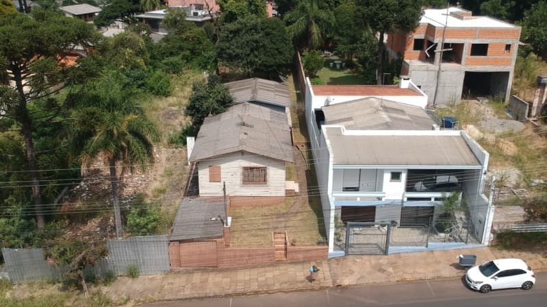 Foto 8 de 9: Terreno em leilão em Passo Fundo - RS, bairro Centro — LOTE 002 UM TERRENO URBANO, com a área superficial de 566,50m² + Benfeitoria em PASSO FUNDO/RS
