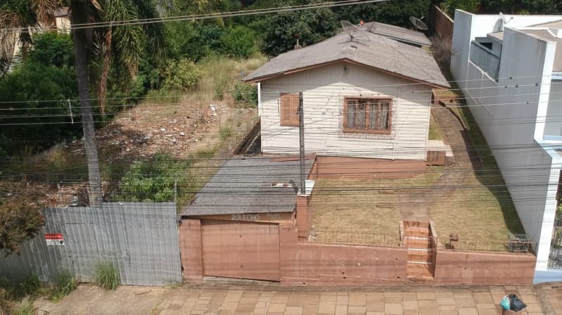 Foto 2 de 9: Terreno em leilão em Passo Fundo - RS, bairro Centro — LOTE 002 UM TERRENO URBANO, com a área superficial de 566,50m² + Benfeitoria em PASSO FUNDO/RS