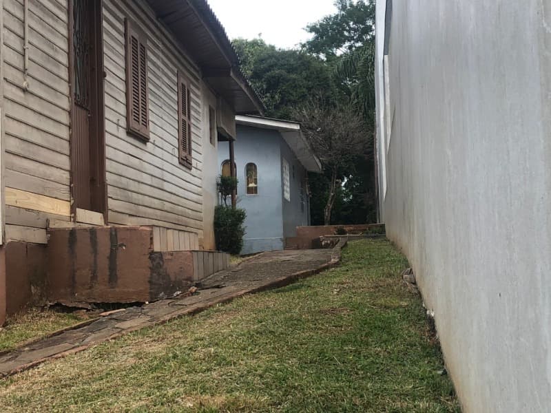 Foto 4 de 9: Terreno em leilão em Passo Fundo - RS, bairro Centro — LOTE 002 UM TERRENO URBANO, com a área superficial de 566,50m² + Benfeitoria em PASSO FUNDO/RS