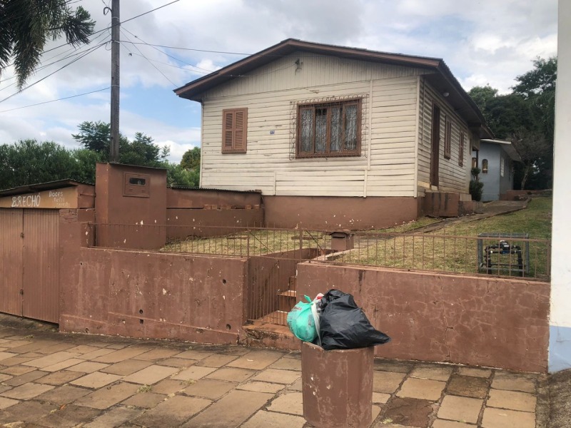Foto 5 de 9: Terreno em leilão em Passo Fundo - RS, bairro Centro — LOTE 002 UM TERRENO URBANO, com a área superficial de 566,50m² + Benfeitoria em PASSO FUNDO/RS