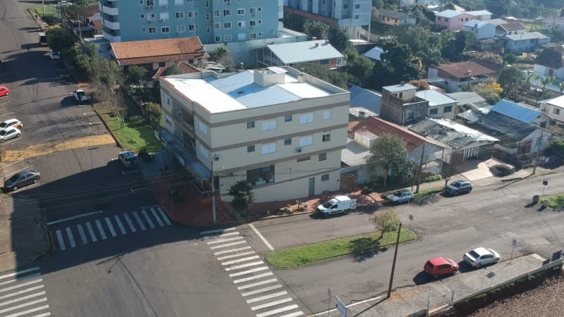 Foto 6 de 22: Comercial em leilão em Erechim - RS, bairro Centro — LOTE 001 SALA COMERCIAL DE Nº 01 (UM), no térreo, do Residencial Tonial, com a área privativa de 117