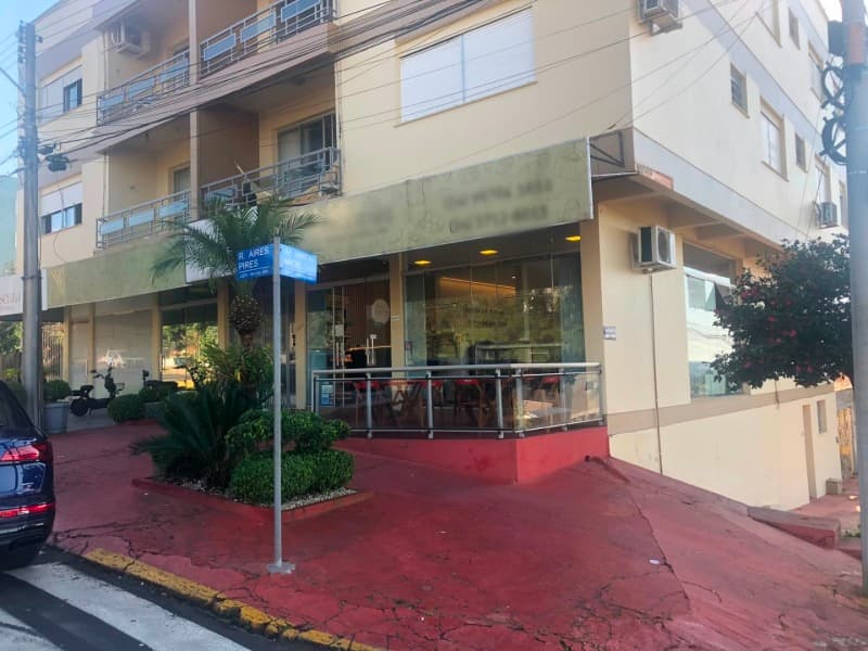 Foto 17 de 22: Comercial em leilão em Erechim - RS, bairro Centro — LOTE 001 SALA COMERCIAL DE Nº 01 (UM), no térreo, do Residencial Tonial, com a área privativa de 117