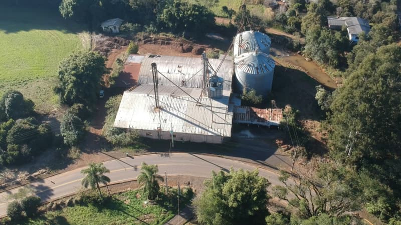 Terreno em leilão em Charrua - RS, bairro Centro — LOTE 003-1 UM TERRENO URBANO, da quadra nº 5, com a área superficial de 294,00m² em CHARRUA/RS + Ben