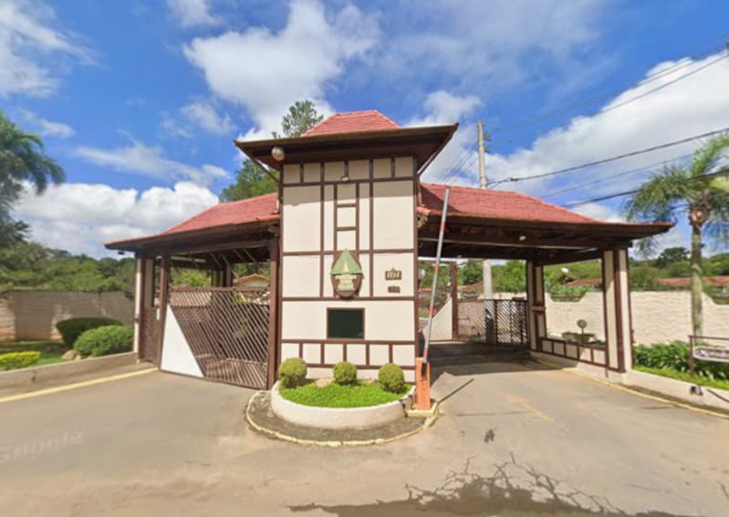 Terreno em leilão em Cotia - SP, bairro Bairro dos Pereiras — LOTE 001 Direitos sobre Terreno de 812,81m² no Lot. Pinheiros Tennis Village em Cotia/SP
