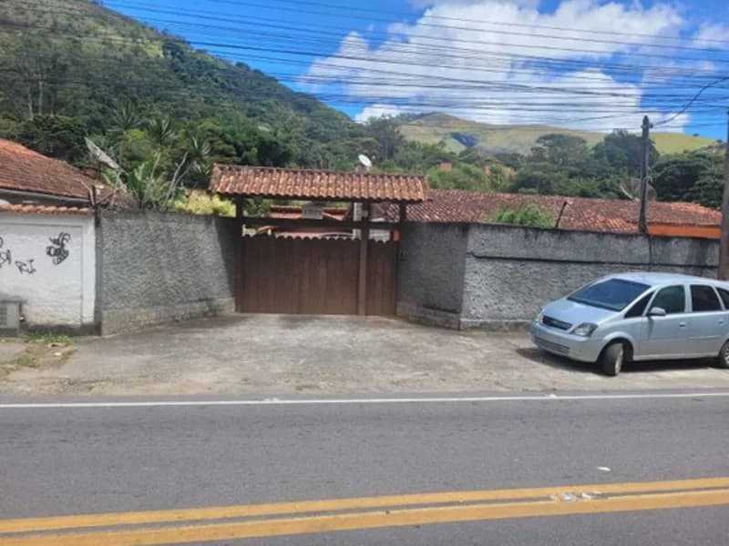 Foto 1 de 8: Casa em leilão em Petrópolis - RJ, bairro Pedro do Rio — Casa - Petrópolis - RJ