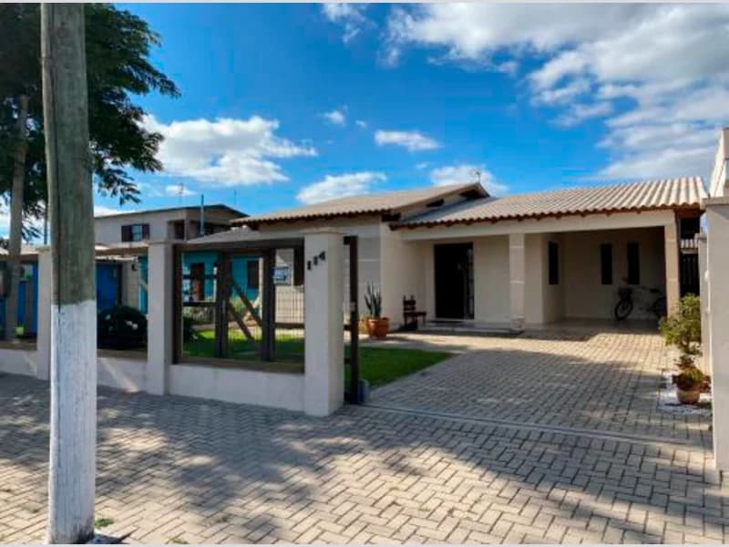 Foto 1 de 16: Casa em leilão em Capivari Do Sul - RS, bairro Loteamento Jardim Formoso — Casa - Capivari do Sul - RS