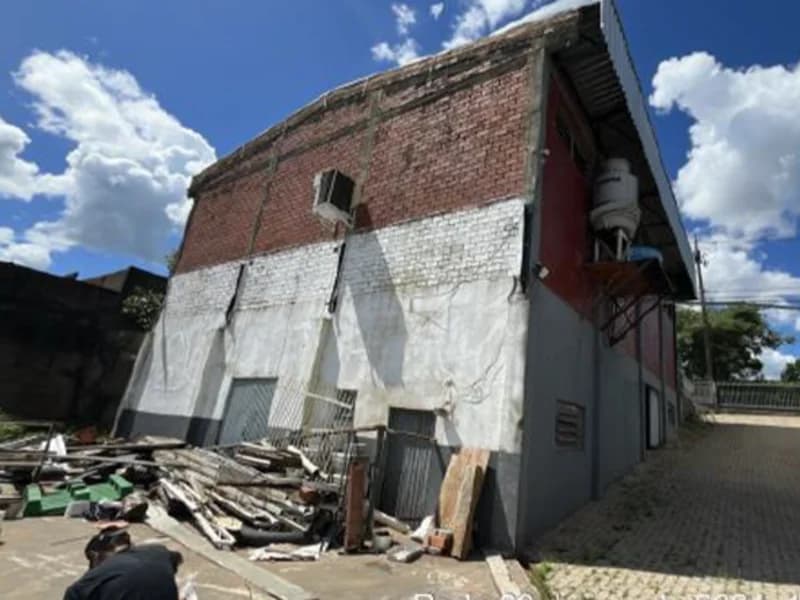 Foto 1 de 8: Casa em leilão em Passo Fundo - RS, bairro Loteamento Professor Schisler — Prédio - Passo Fundo - RS
