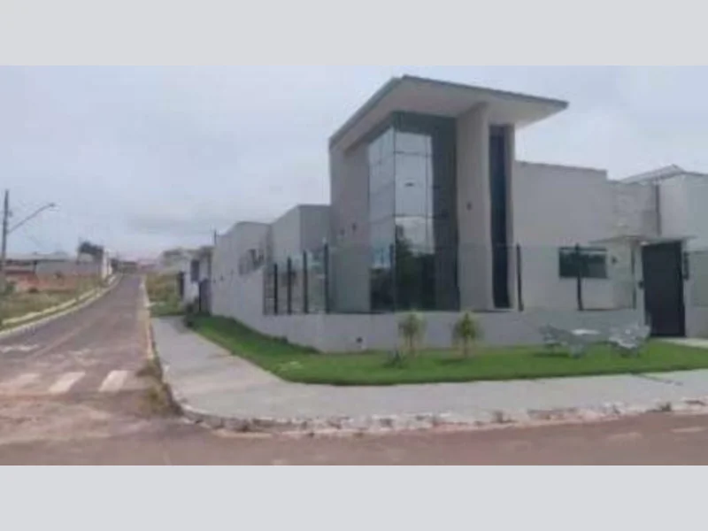 Foto 1 de 4: Casa em leilão em Água Boa - MT, bairro Centro — Casa - Água Boa - MT