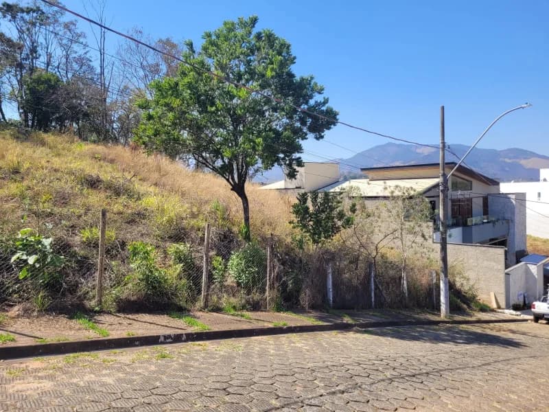 Terreno em leilão em Itajubá - MG, bairro Loteamento Jardim América — Terreno - Itajubá - MG