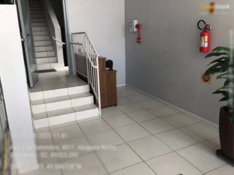 Foto 10 de 20: Comercial em leilão em Blumenau - SC, bairro Itoupava Norte — Sala - Blumenau - SC