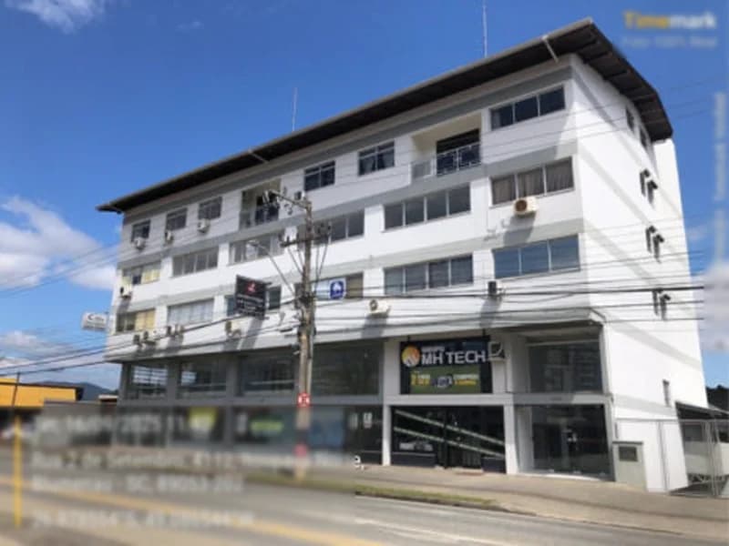 Foto 13 de 20: Comercial em leilão em Blumenau - SC, bairro Itoupava Norte — Sala - Blumenau - SC