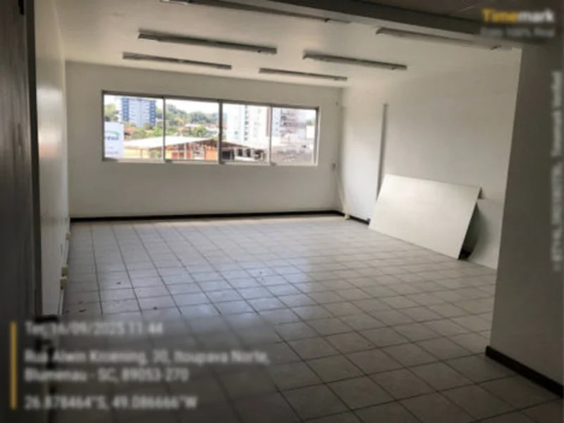 Foto 15 de 20: Comercial em leilão em Blumenau - SC, bairro Itoupava Norte — Sala - Blumenau - SC