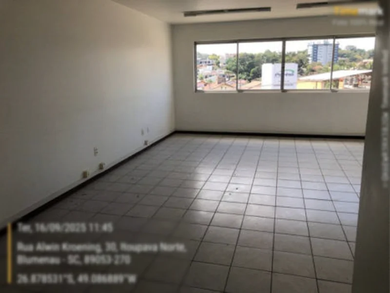 Foto 18 de 20: Comercial em leilão em Blumenau - SC, bairro Itoupava Norte — Sala - Blumenau - SC