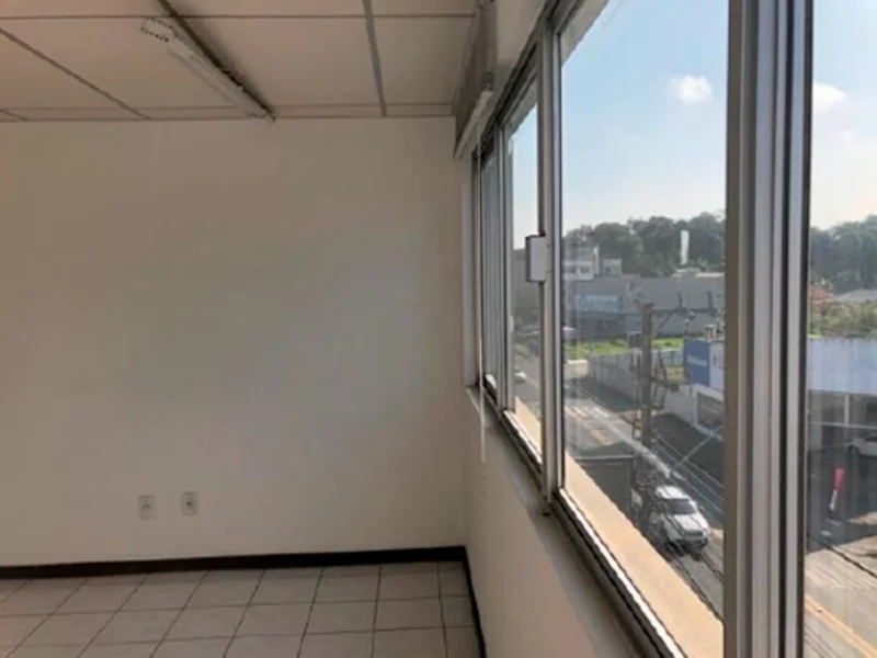 Foto 2 de 12: Comercial em leilão em Blumenau - SC, bairro Itoupava Norte — Sala - Blumenau - SC