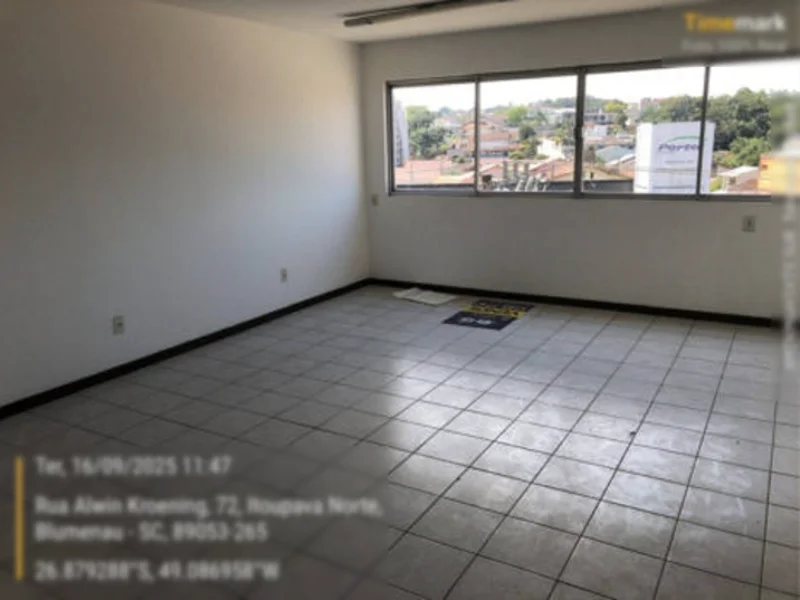 Foto 9 de 17: Comercial em leilão em Blumenau - SC, bairro Itoupava Norte — Sala - Blumenau - SC