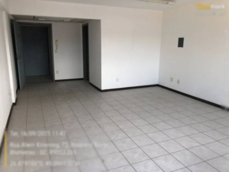 Foto 14 de 17: Comercial em leilão em Blumenau - SC, bairro Itoupava Norte — Sala - Blumenau - SC