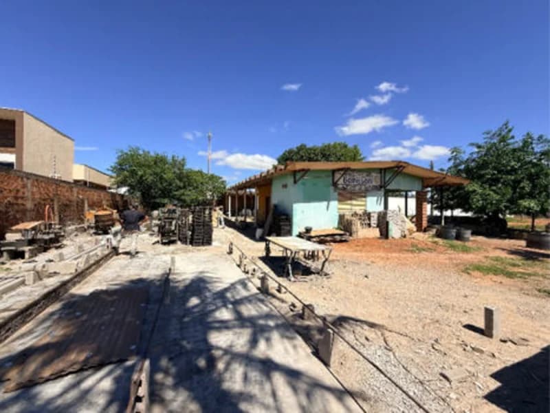 Foto 3 de 24: Comercial em leilão em Sonora - MS, bairro Centro — Prédio - Sonora - MS