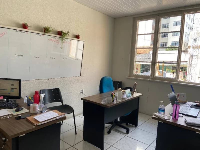 Foto 31 de 34: Comercial em leilão em Ponta Grossa - PR, bairro Centro — Sala comercial - Ponta Grossa - PR