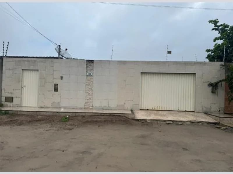 Foto 1 de 3: Casa em leilão em Mucuri - BA, bairro Itabatã — Casa - Mucuri - BA