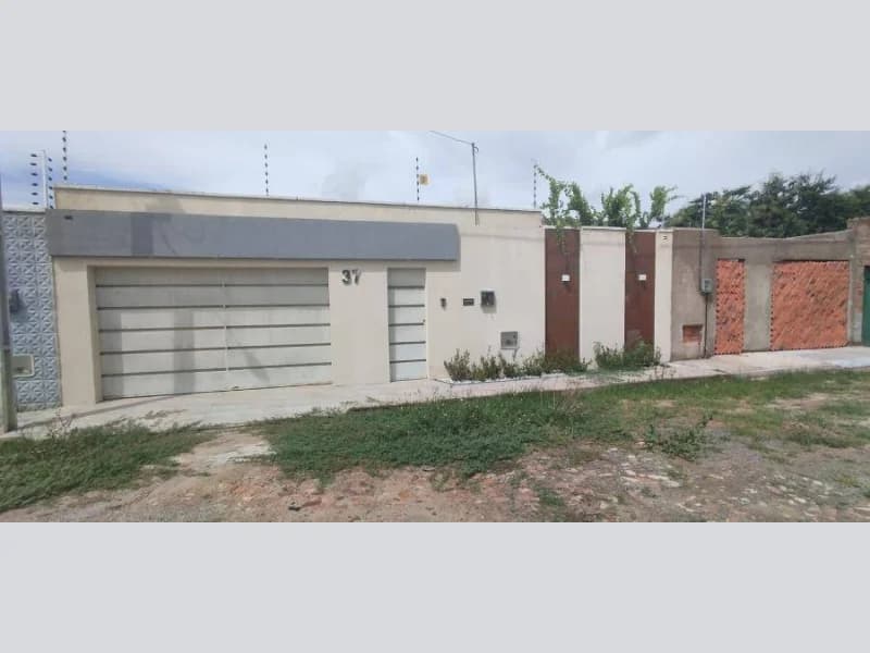 Foto 3 de 6: Casa em leilão em Juazeiro Do Norte - CE, bairro Professora Maria Geli de Sa Barreto — Casa - Juazeiro do Norte - CE