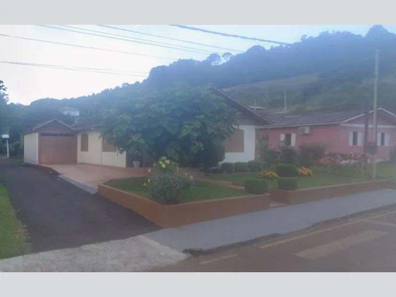 Foto 1 de 4: Casa em leilão em Mariano Moro - RS, bairro Centro — Casa - Mariano Moro - RS