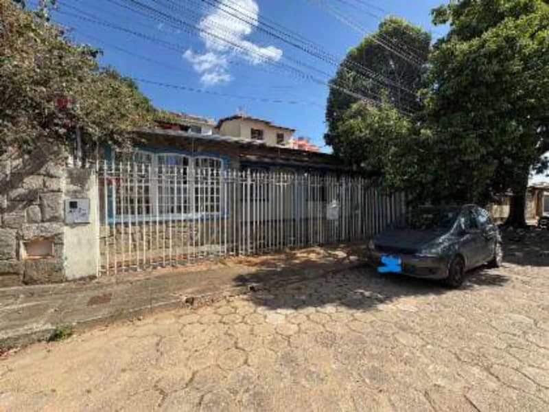 Foto 6 de 10: Casa em leilão em Lavras - MG, bairro Centenário — Casa - Lavras - MG