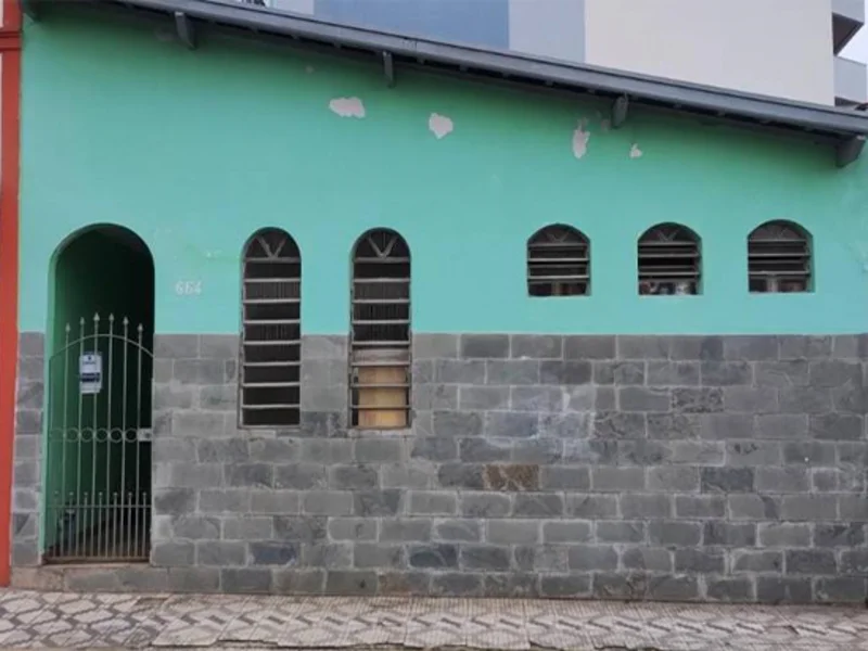 Foto 4 de 13: Casa em leilão em Taubaté - SP, bairro Centro — Casa - Taubaté - SP