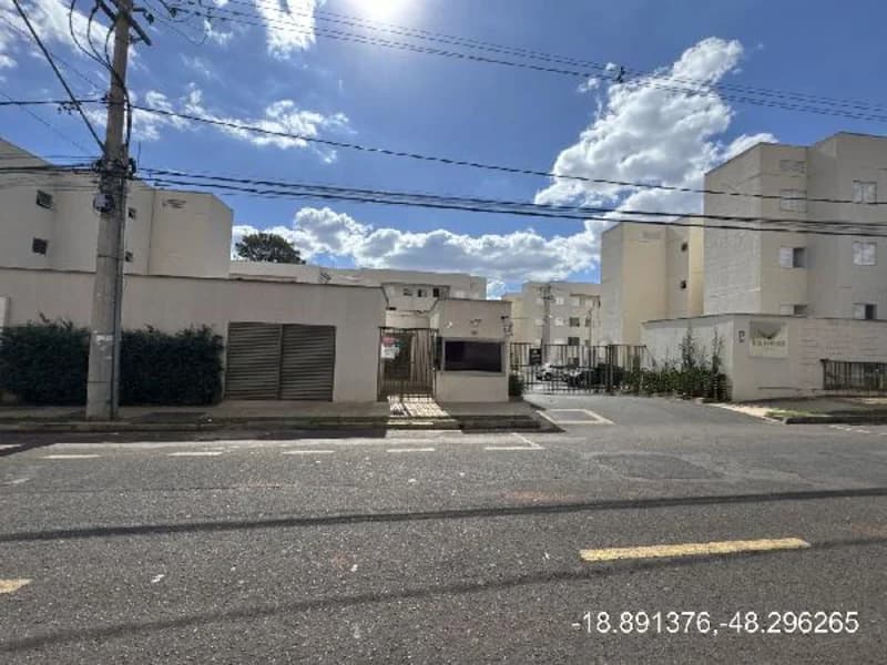 Apartamento em leilão em Uberlândia - MG, bairro Jardim Brasilia — Apartamento - Uberlândia - MG