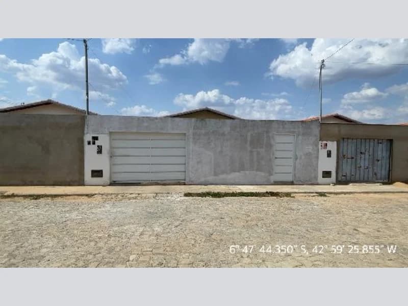 Casa em leilão em Floriano - PI — Casa - Floriano - PI