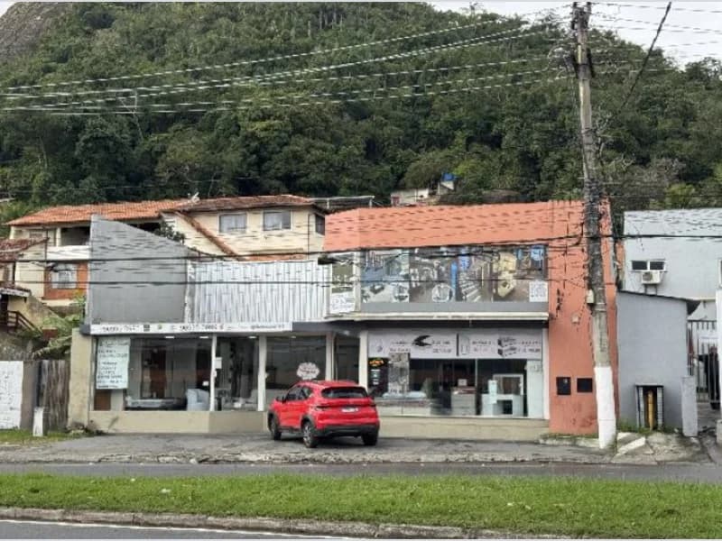 Comercial em leilão em Niterói - RJ — Imóvel Comercial - Niterói - RJ