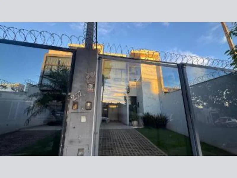 Foto 1 de 3: Casa em leilão em Londrina - PR, bairro Loteamento Chamonix — Casa - Londrina - PR