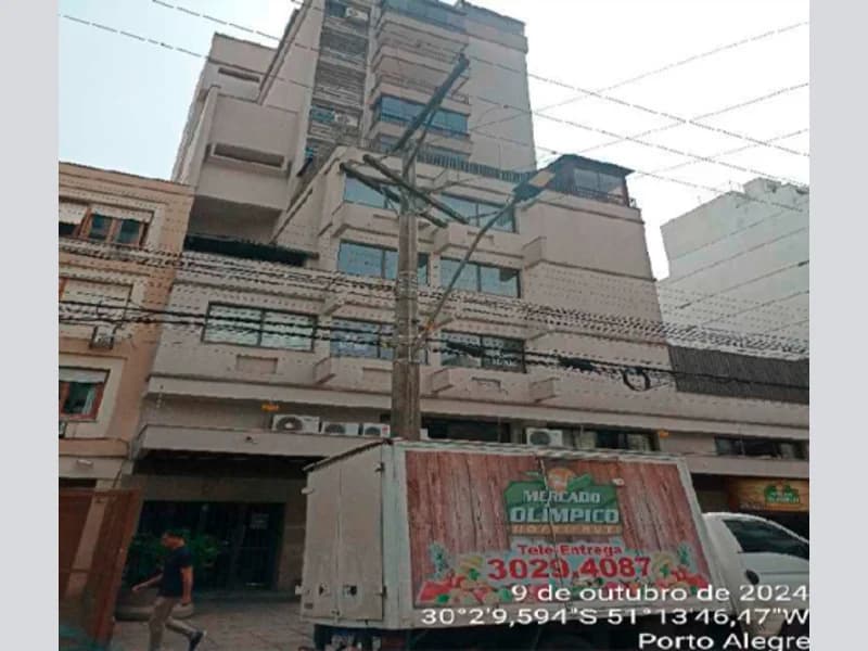 Foto 7 de 16: Comercial em leilão em Porto Alegre - RS, bairro Centro Histórico — Sala - Porto Alegre - RS