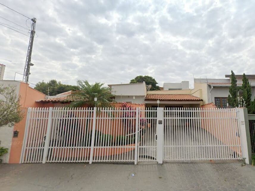 Casa em leilão em Bauru - SP — Casa à venda em leilão