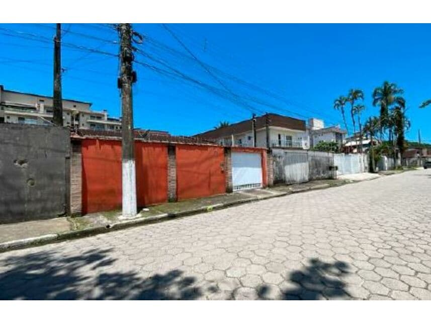 Casa em leilão em Ubatuba - SP — Casa à venda em leilão