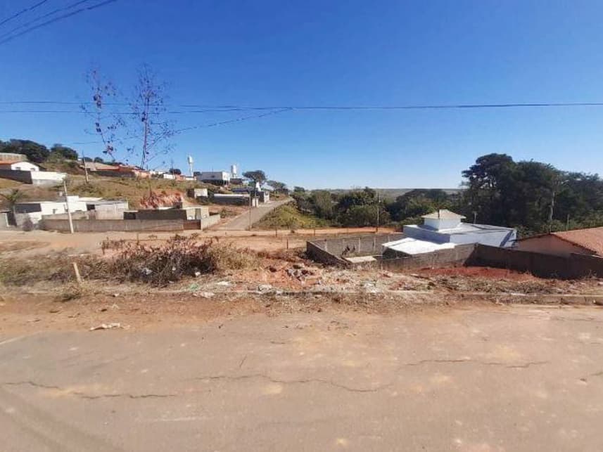 Terreno em leilão em Santo Antônio Do Amparo - MG — Terreno à venda em leilão