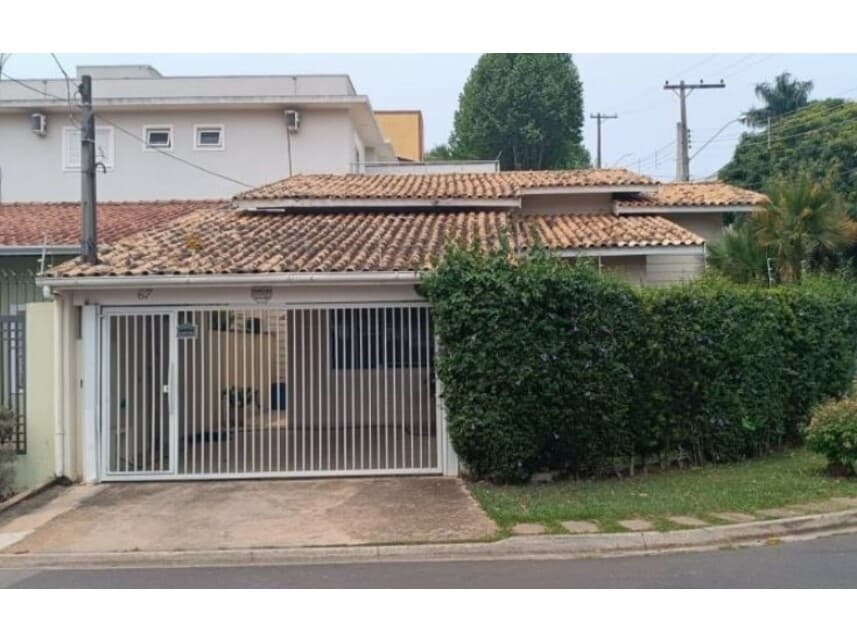 Casa em leilão em Atibaia - SP — Casa à venda em leilão