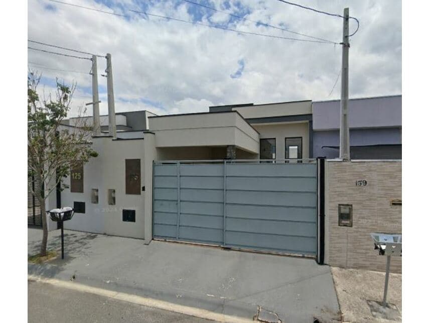 Casa em leilão em Caçapava - SP — Casa à venda em leilão