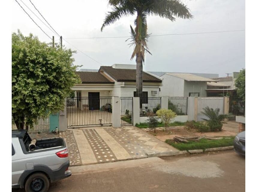 Casa em leilão em Sinop - MT — Casa à venda em leilão